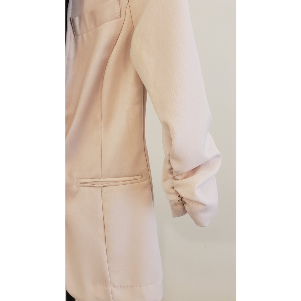 Blazer - Picture 3 of 3